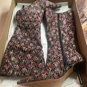 Diego di Lucca Floral Lace Design Heeled Boots